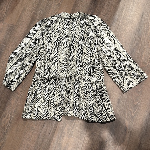 Zebra Jacket - NWT - Size XL - Picture 4 of 4